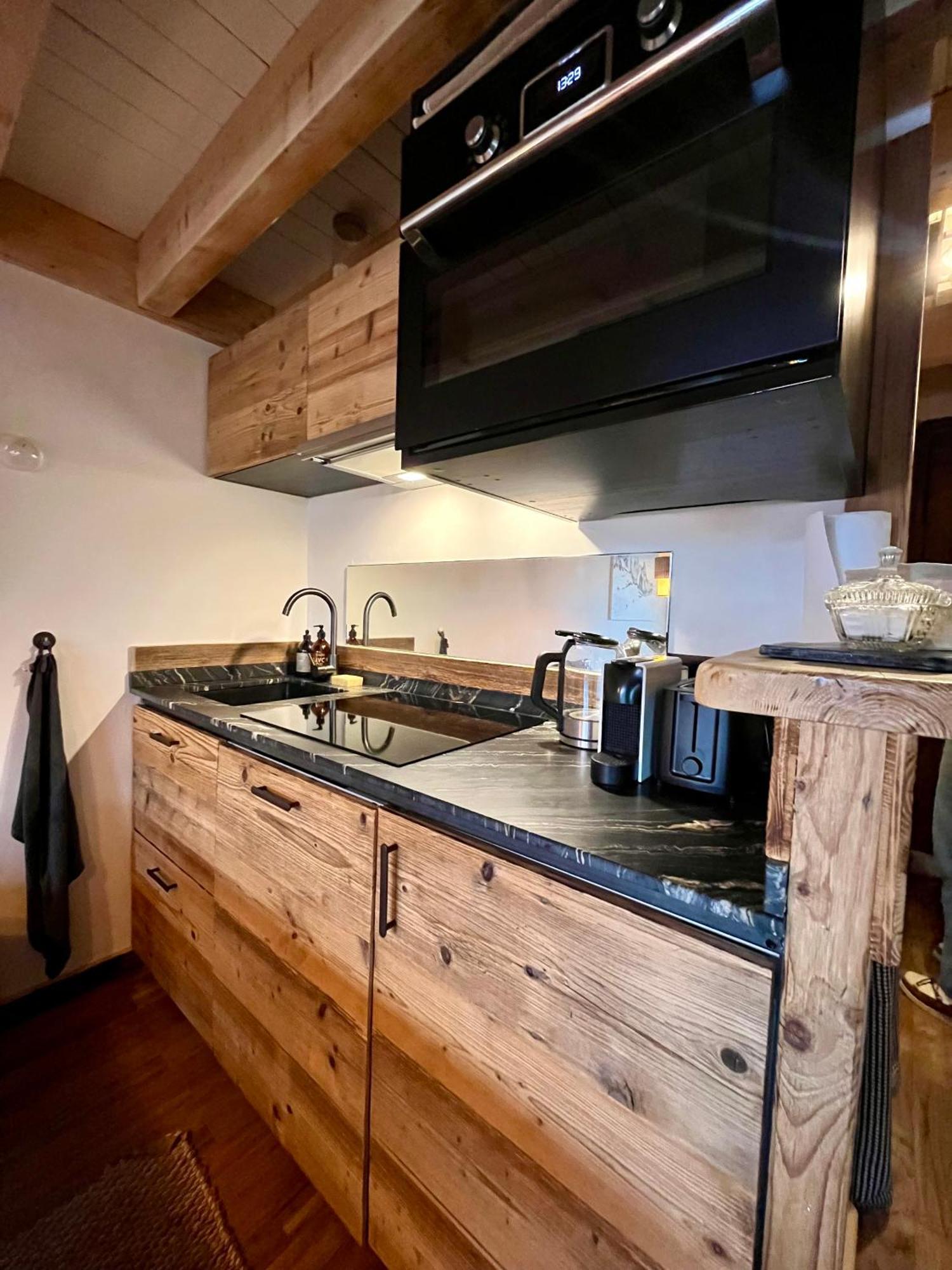 Appartement Ensoleille Aux Tines, Vue Massif Chamonix Luaran gambar