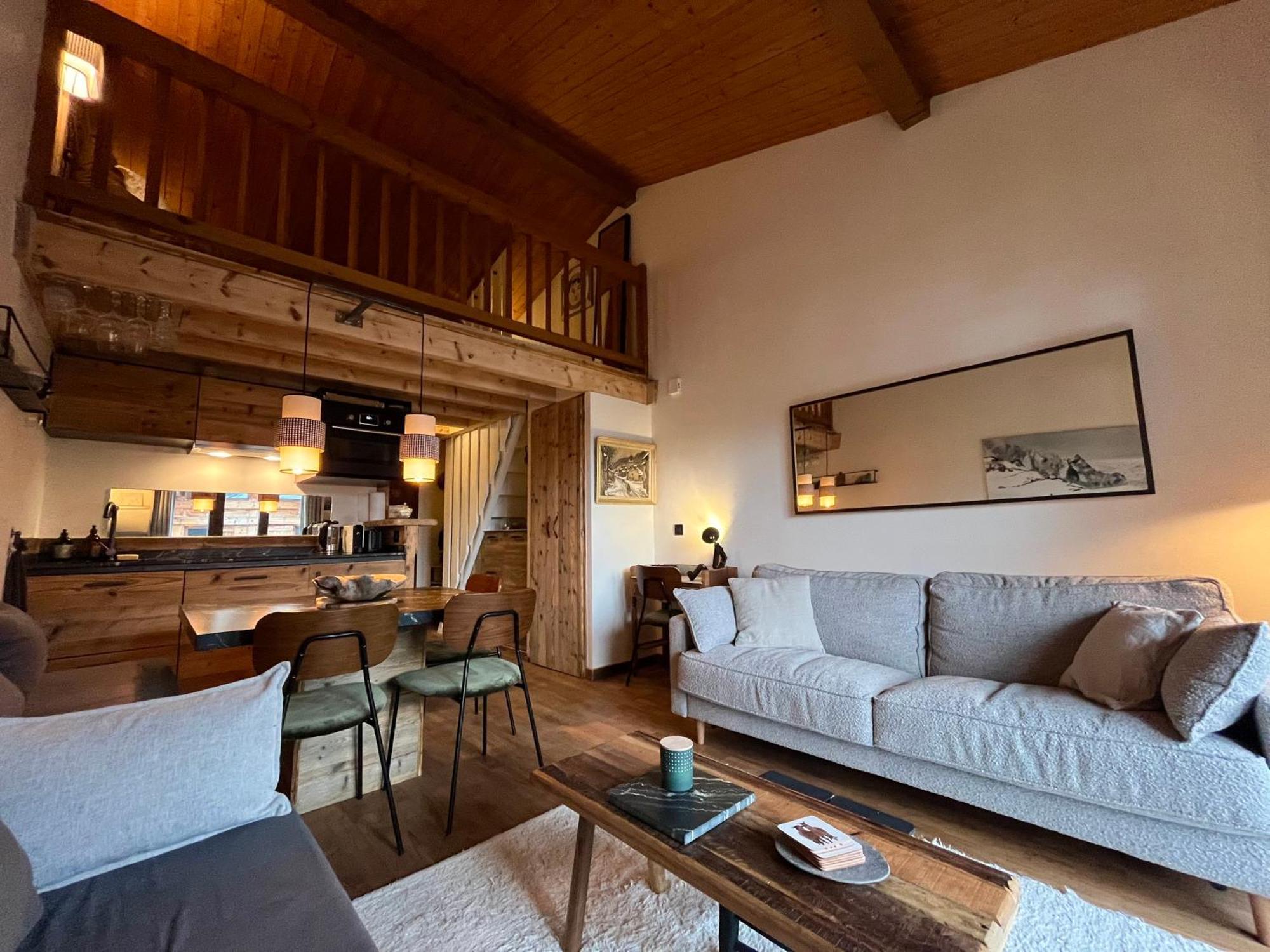Appartement Ensoleille Aux Tines, Vue Massif Chamonix Luaran gambar